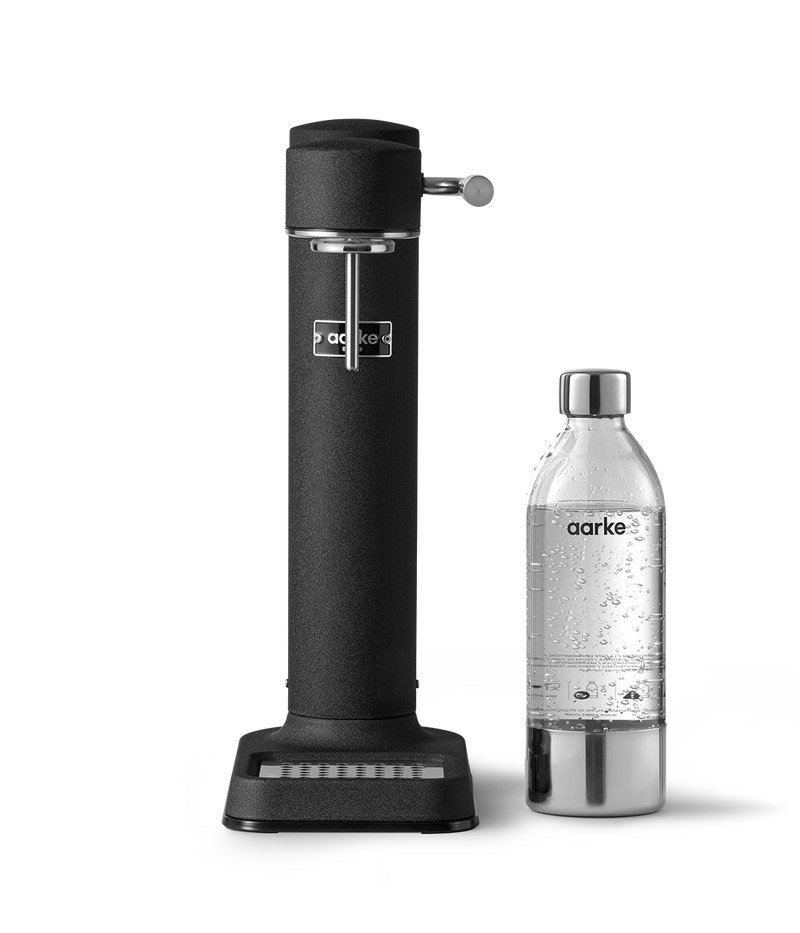 Aarke Carbonator 3 in Matte Black. Front view with PET bottle.